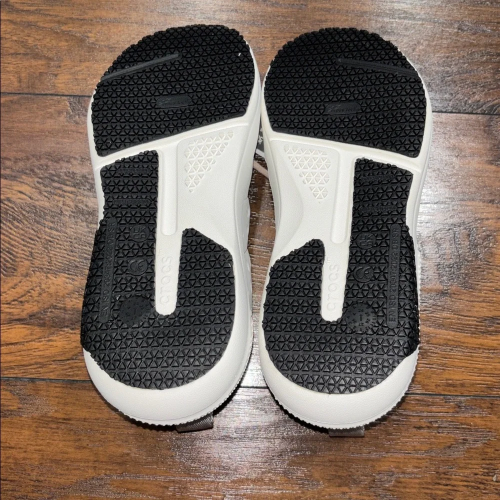 CROCS chic comfortable